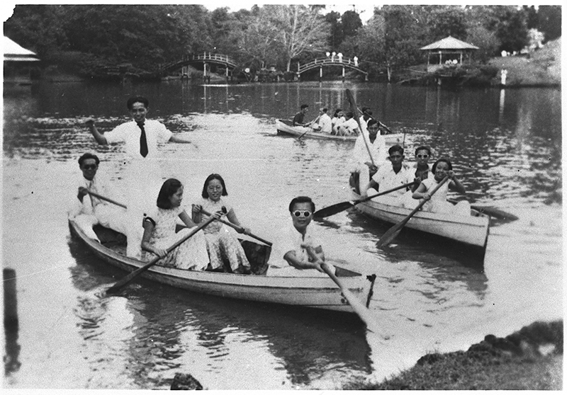 Boating at Alkaff Lake Gardens, 1950s. Singapore Federation of Chinese Clan Associations Collection, courtesy of National Archives of Singapore.